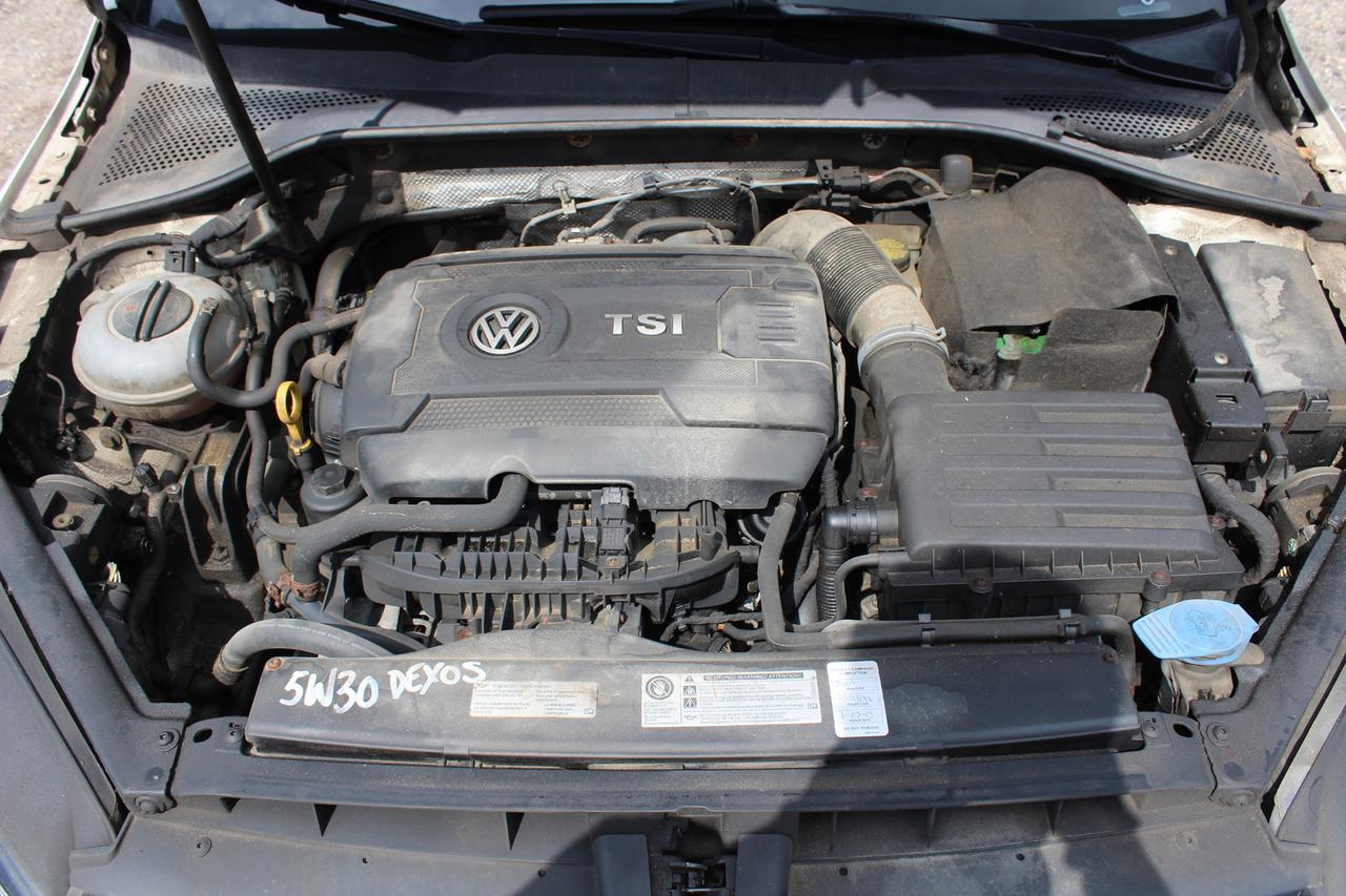 2016 Volkswagen Golf TRENDLINE Photo