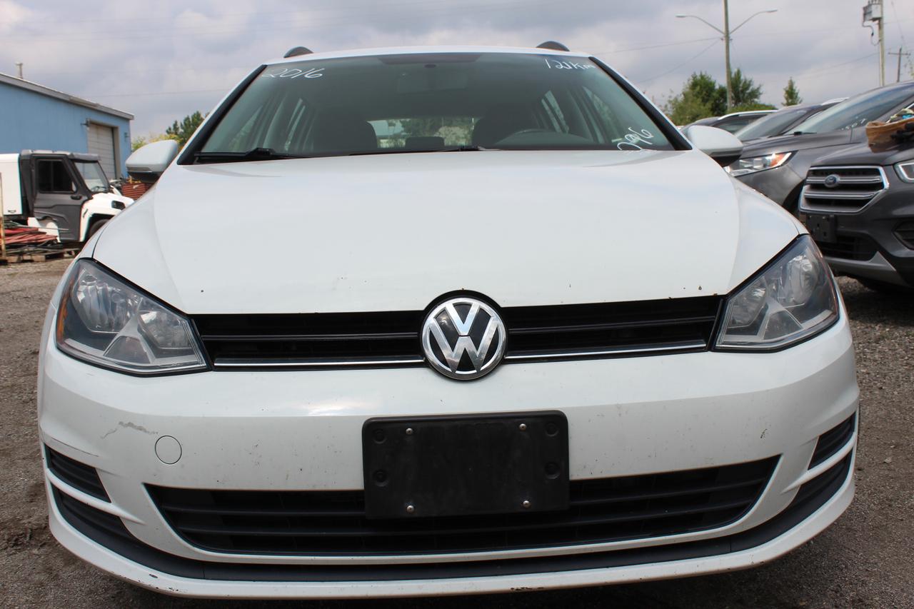 2016 Volkswagen Golf TRENDLINE Photo