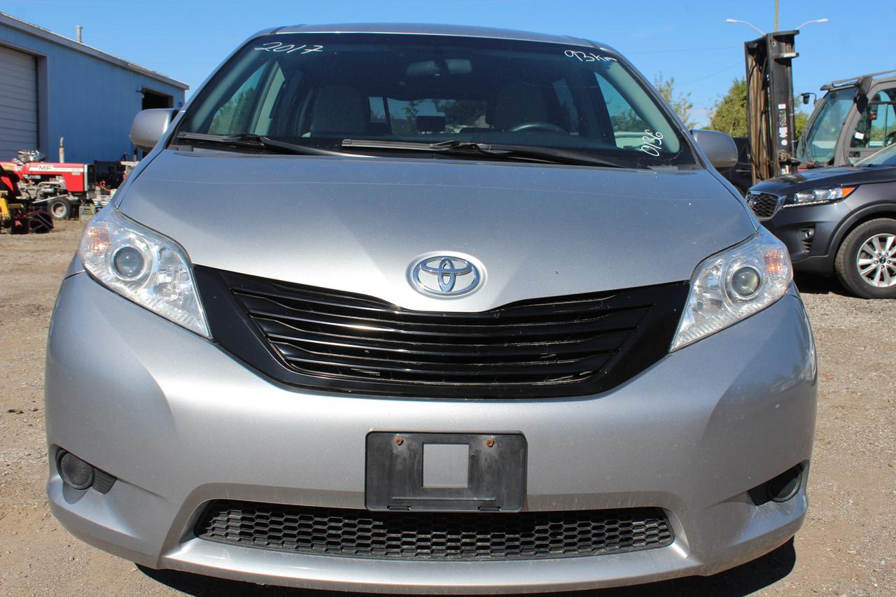 2017 Toyota Sienna  Photo