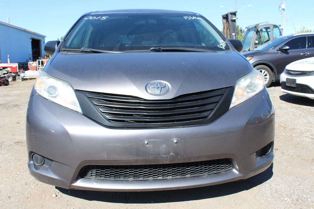 2015 Toyota Sienna  Photo