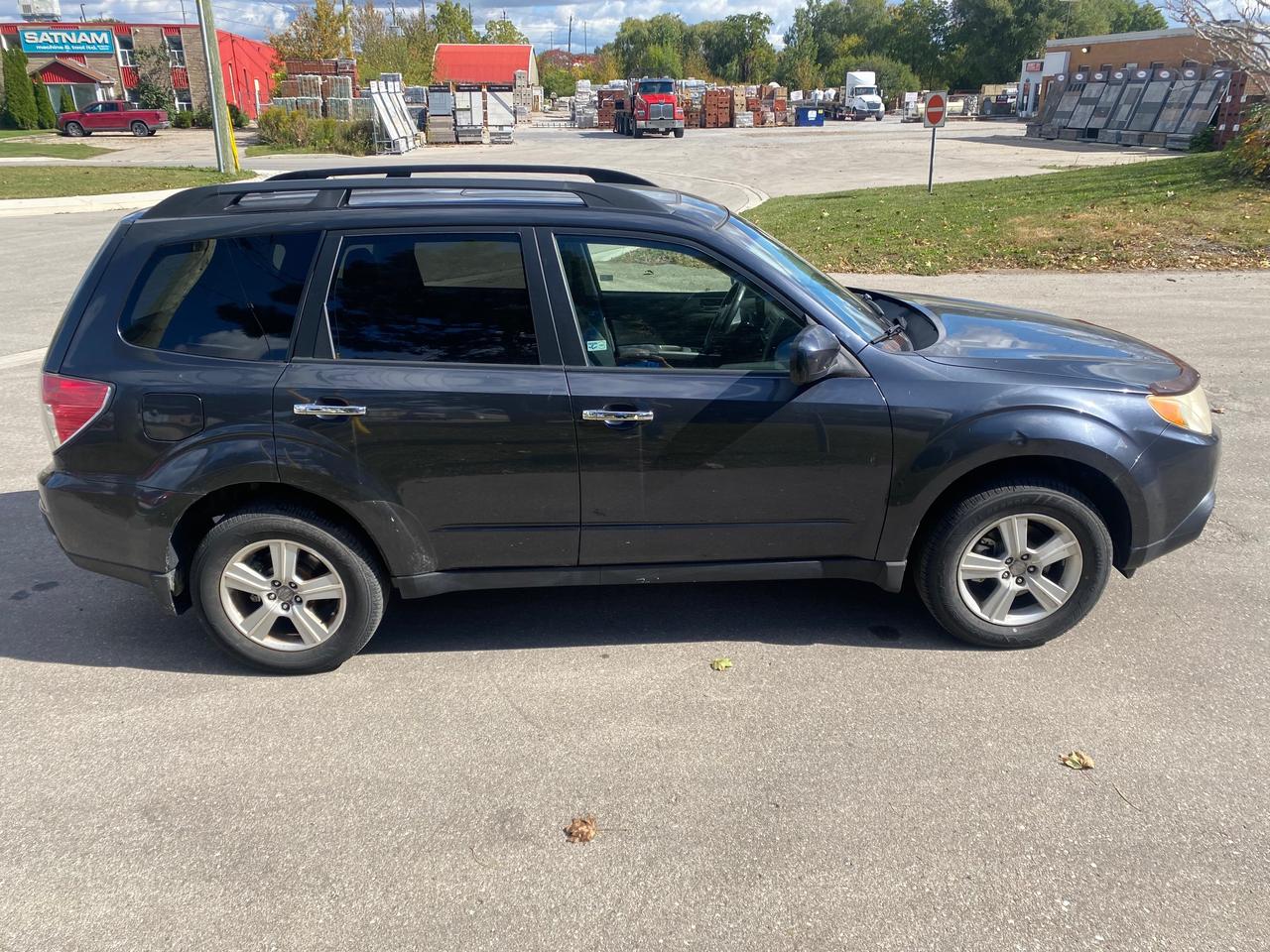 2010 Subaru Forester LTD Photo3