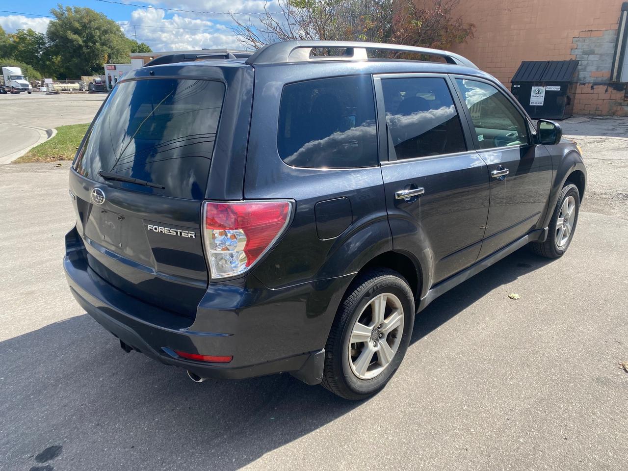 2010 Subaru Forester LTD Photo4