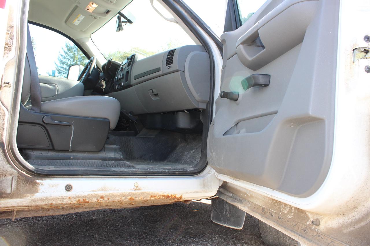 2009 Chevrolet Silverado 1500 WT Photo