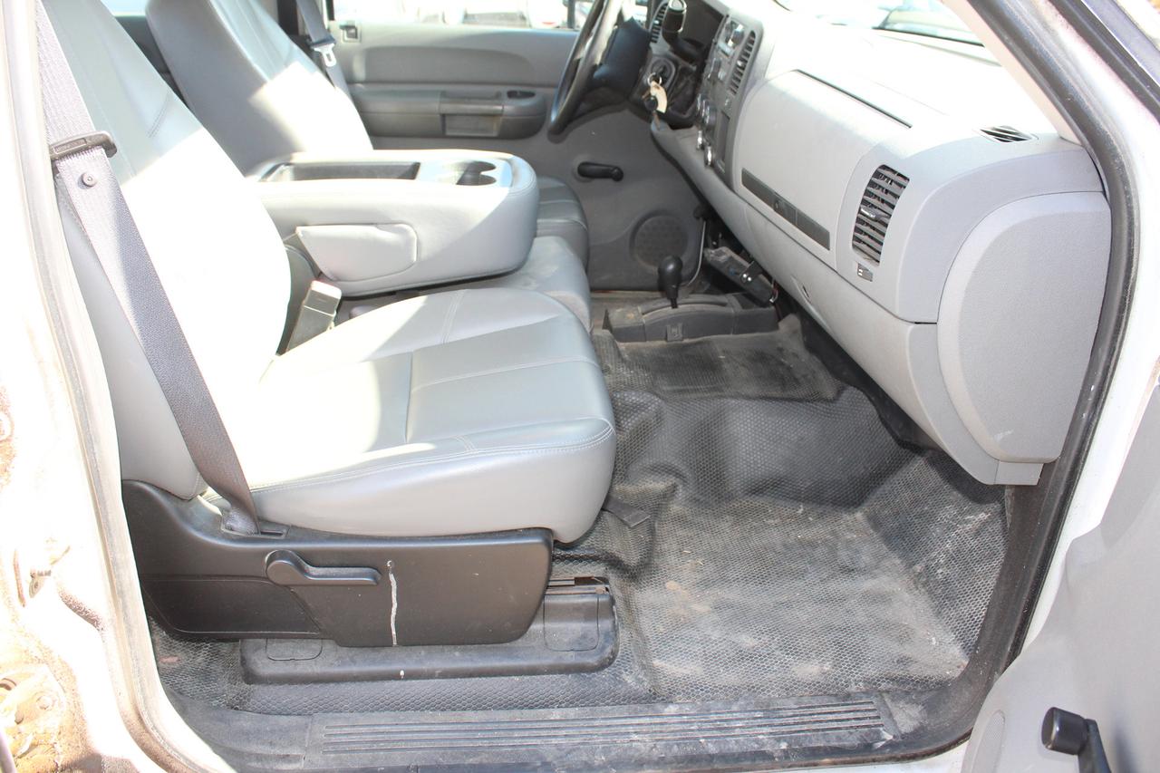2009 Chevrolet Silverado 1500 WT Photo