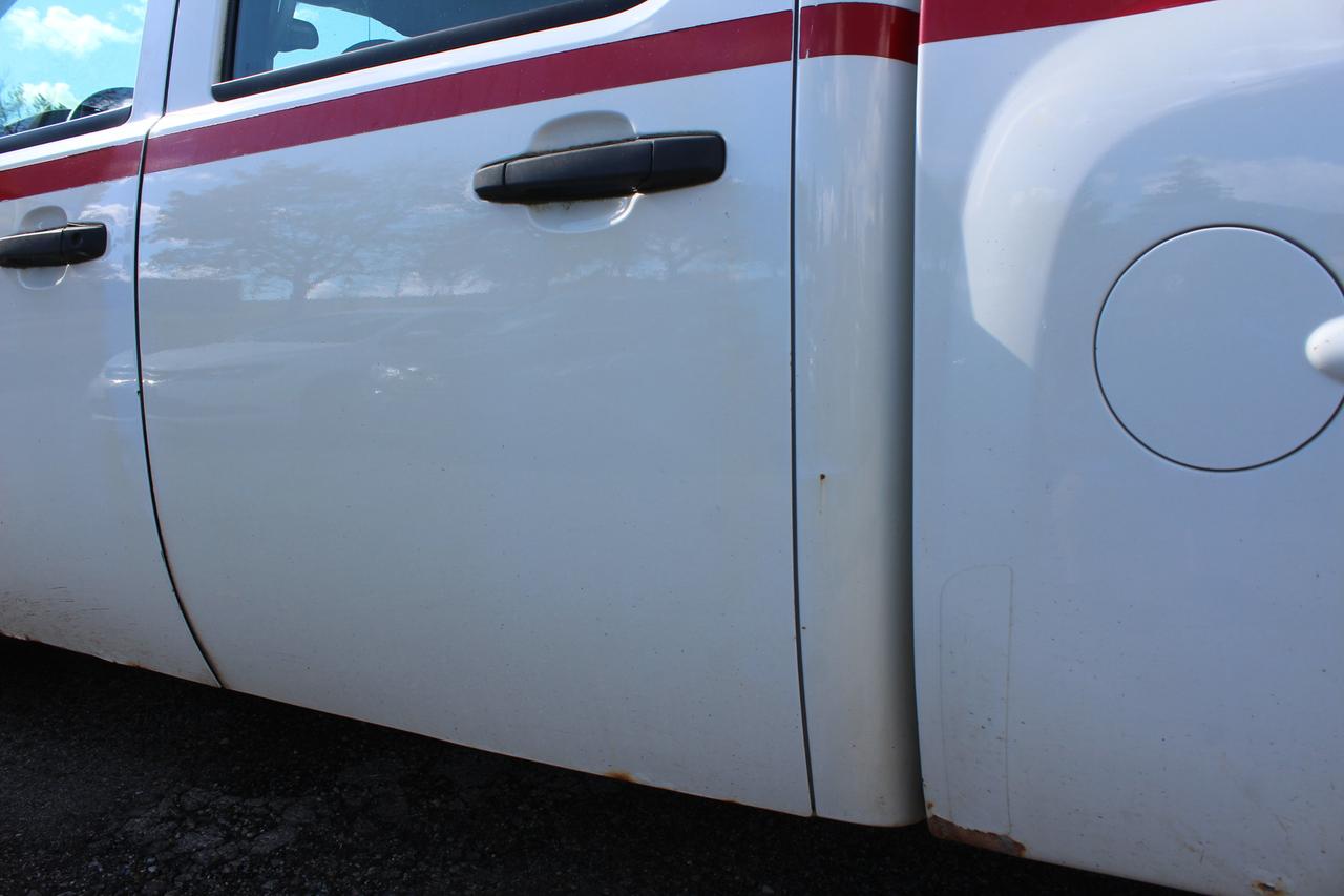 2009 Chevrolet Silverado 1500 WT Photo