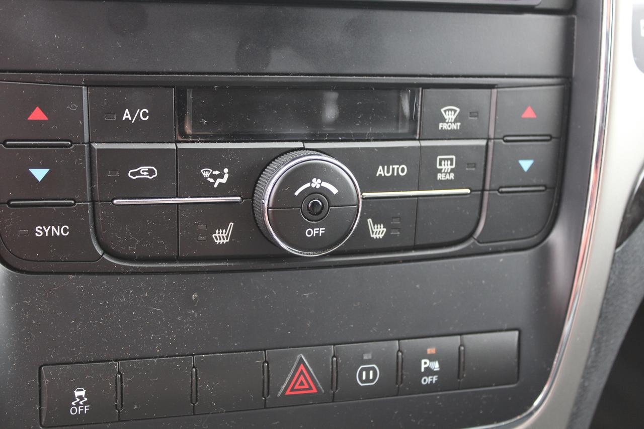 2011 Jeep Grand Cherokee Laredo Photo