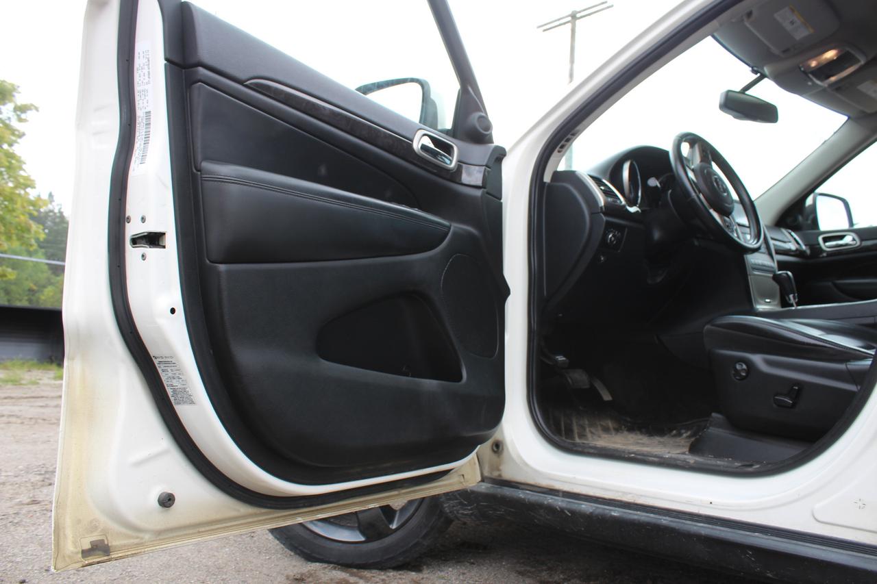 2011 Jeep Grand Cherokee Laredo Photo