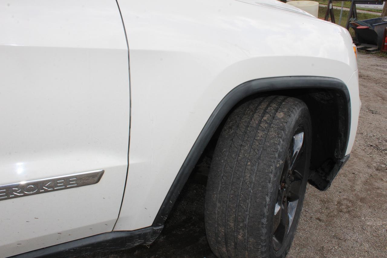 2011 Jeep Grand Cherokee Laredo Photo
