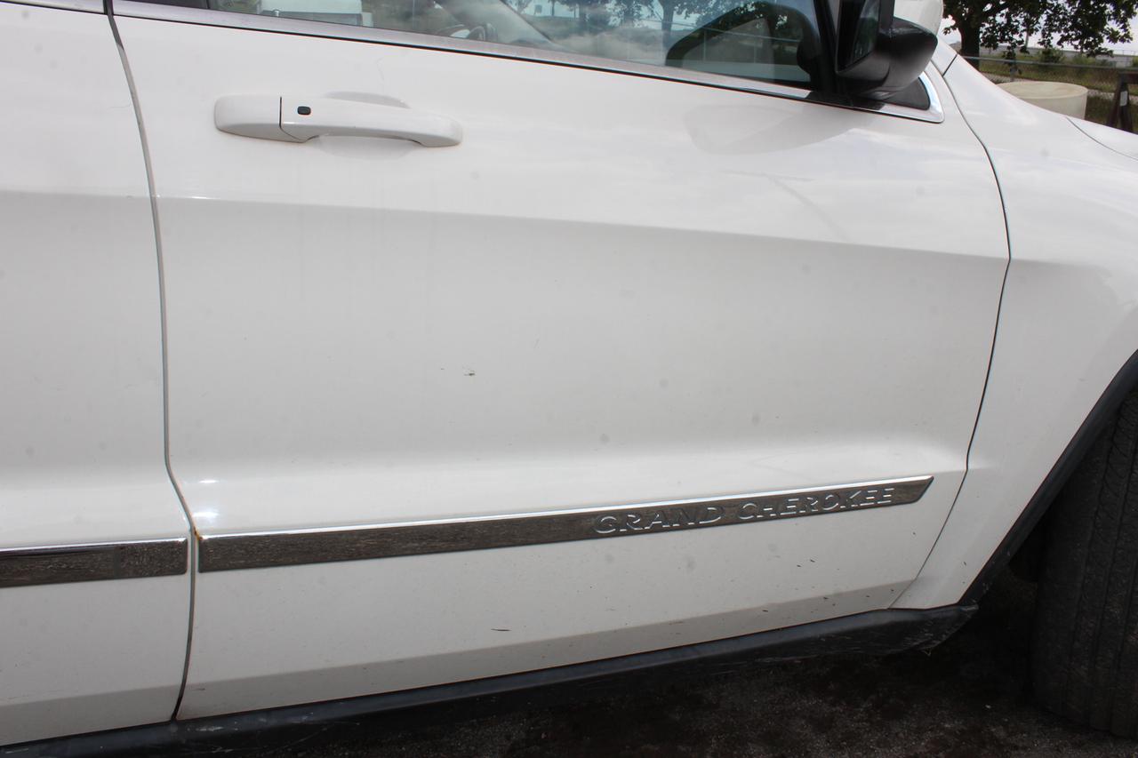 2011 Jeep Grand Cherokee Laredo Photo