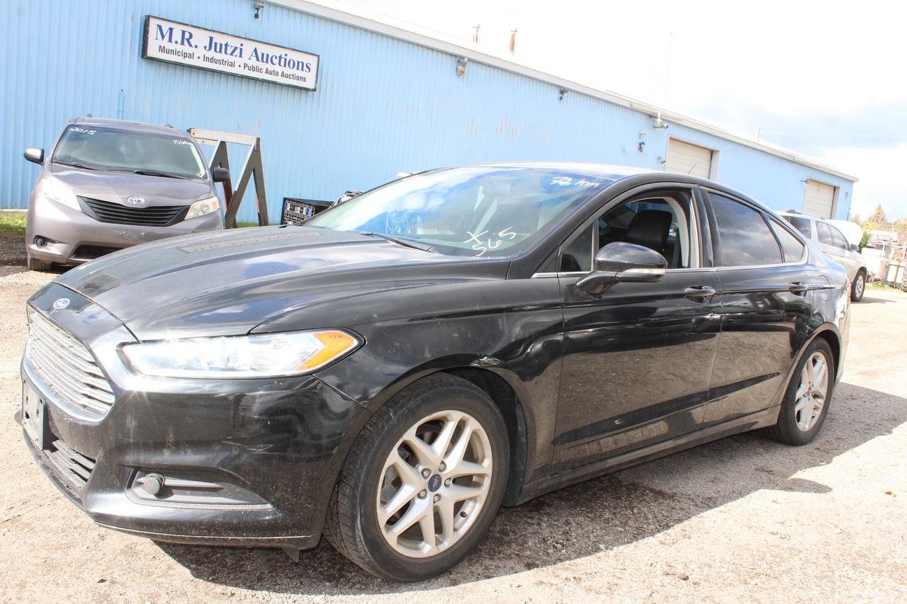 2015 Ford Fusion SE Photo0