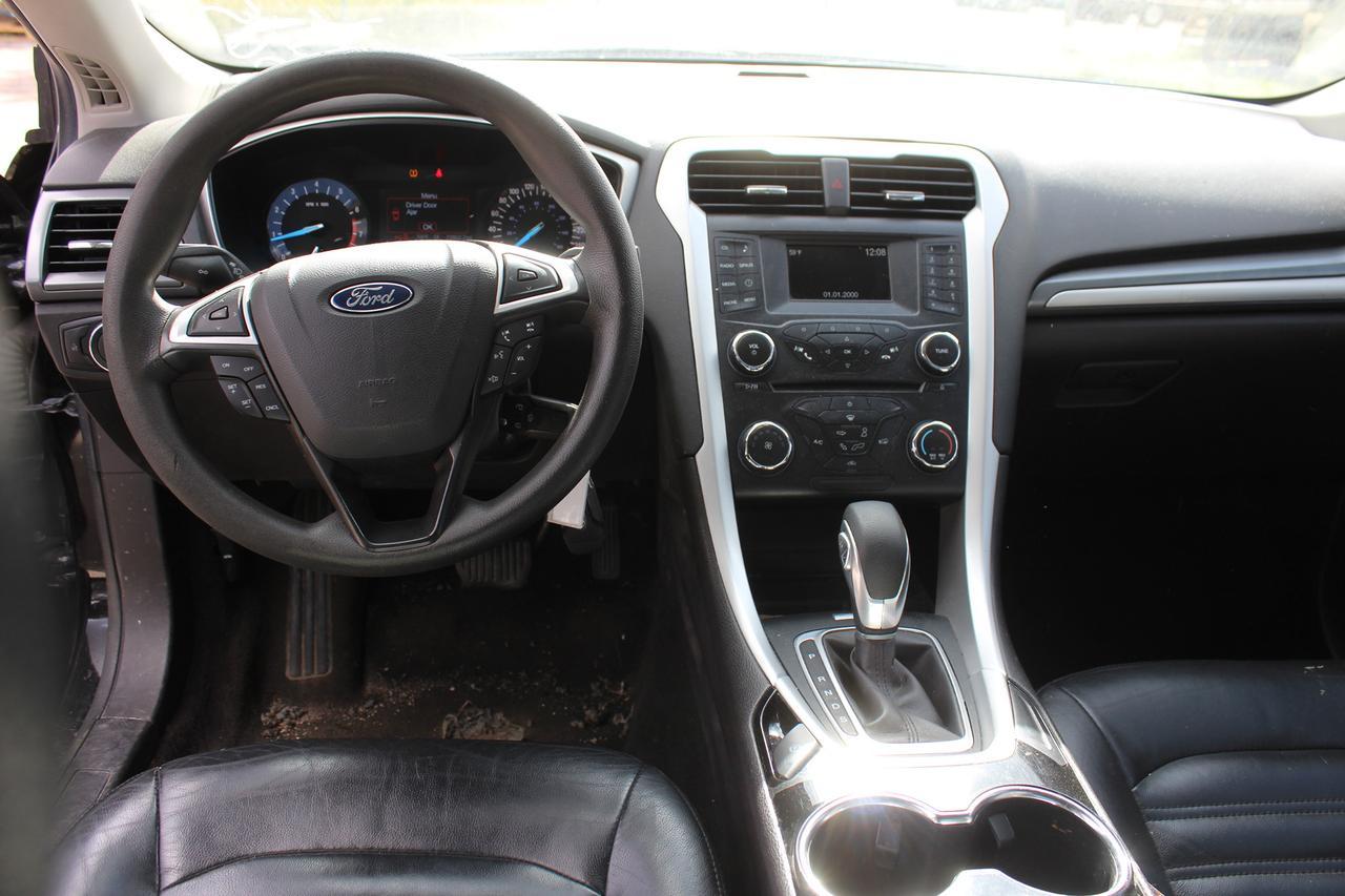 2015 Ford Fusion SE Photo