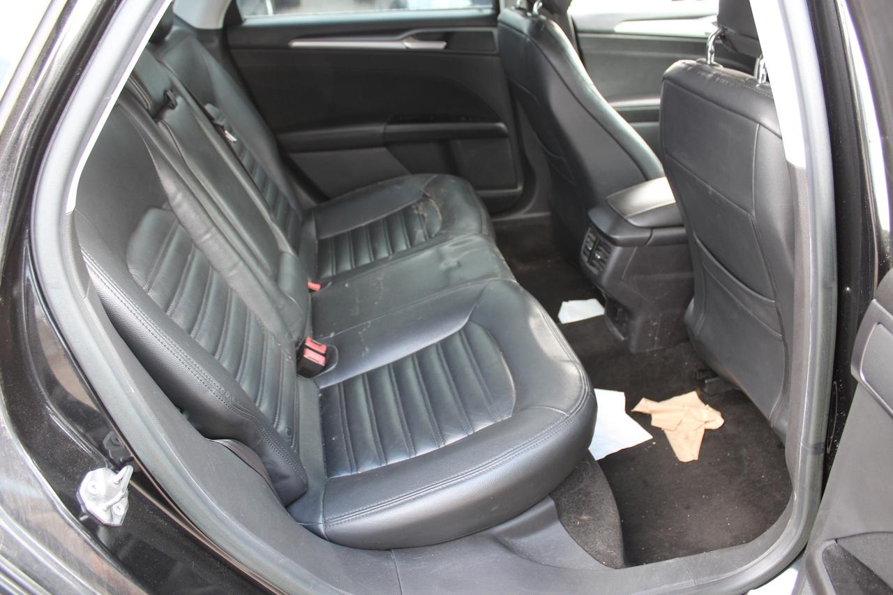 2015 Ford Fusion SE Photo