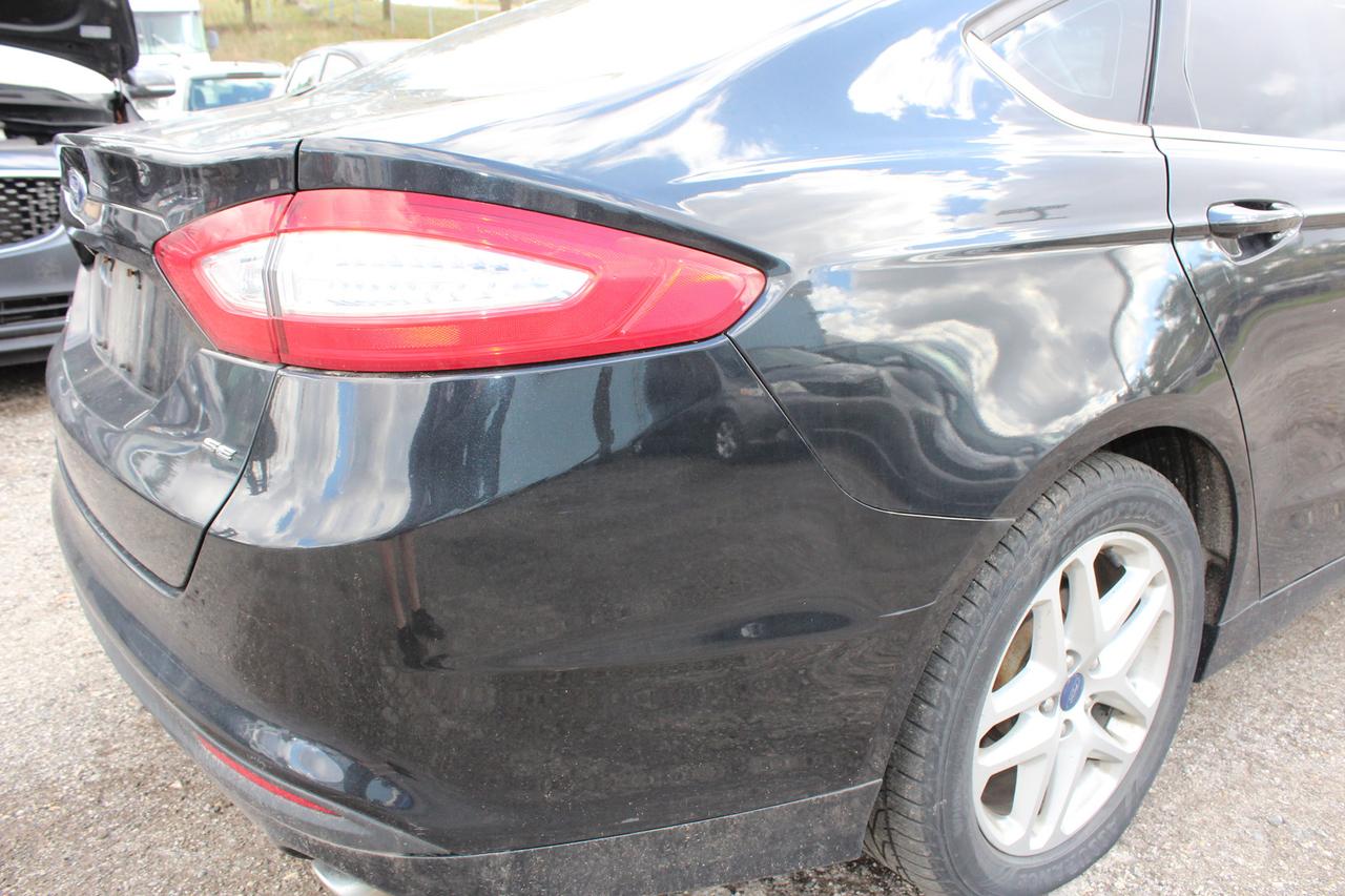 2015 Ford Fusion SE Photo