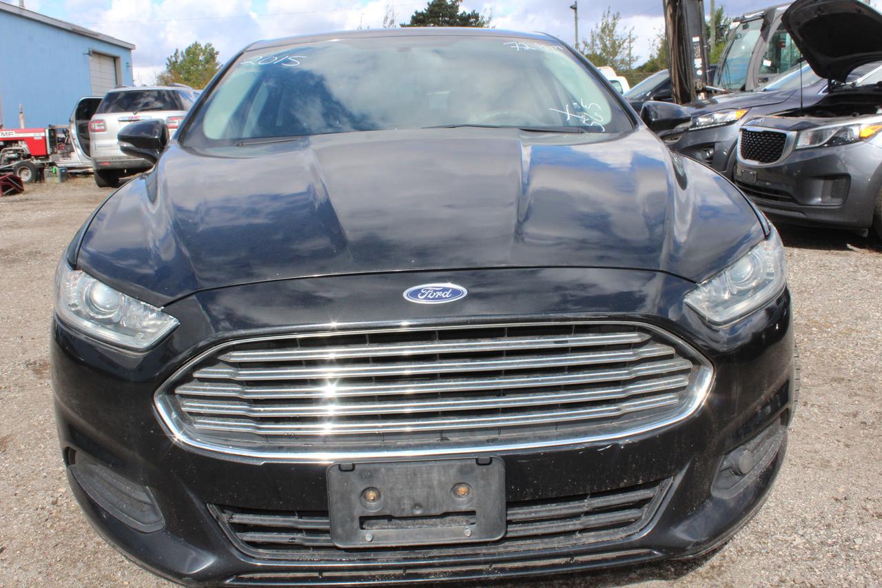 2015 Ford Fusion SE Photo