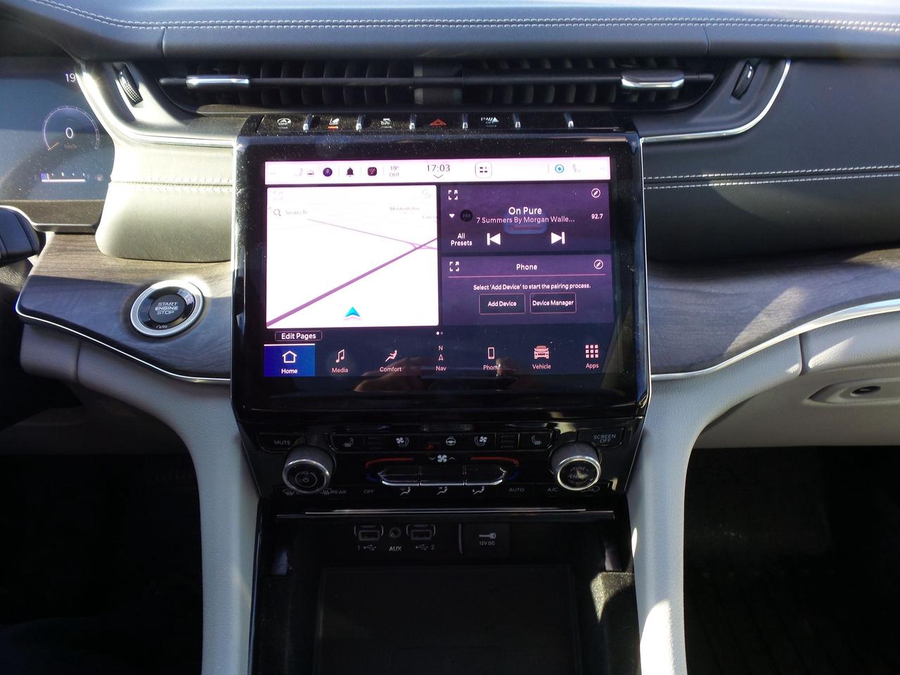 2022 Jeep Grand Cherokee OVERLAND, LEATHER, HEADS-UP-DISPLAY, LOADED! Photo