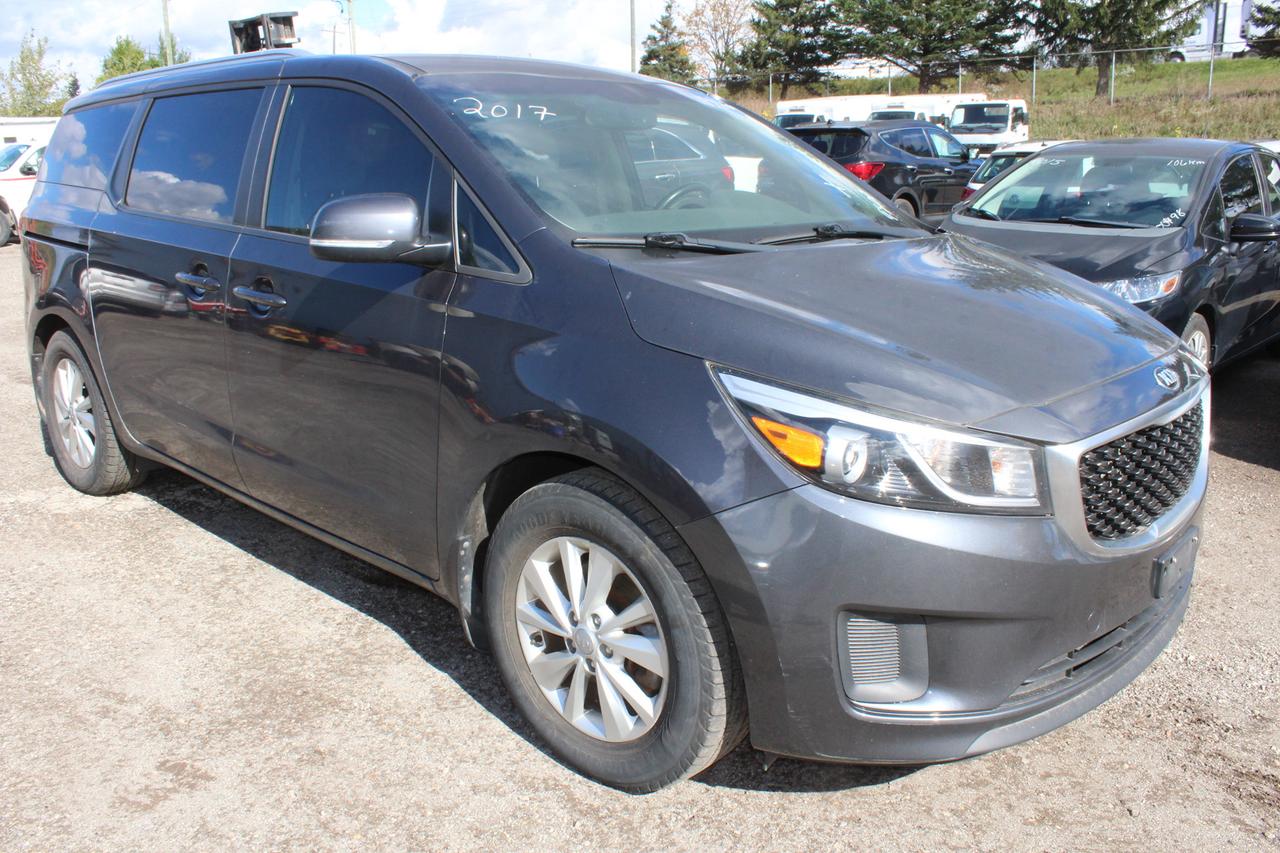 2017 Kia Sedona LX Photo1