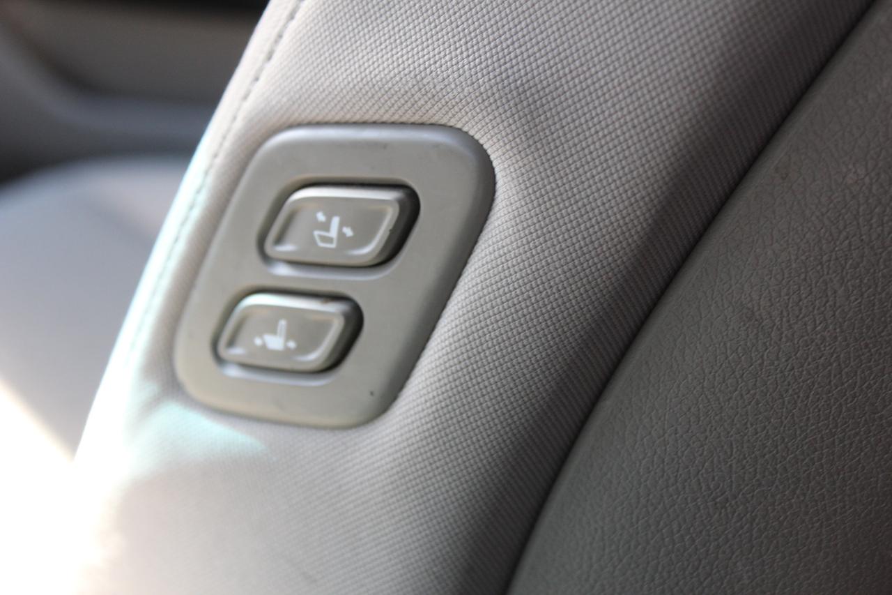 2017 Kia Sedona LX Photo
