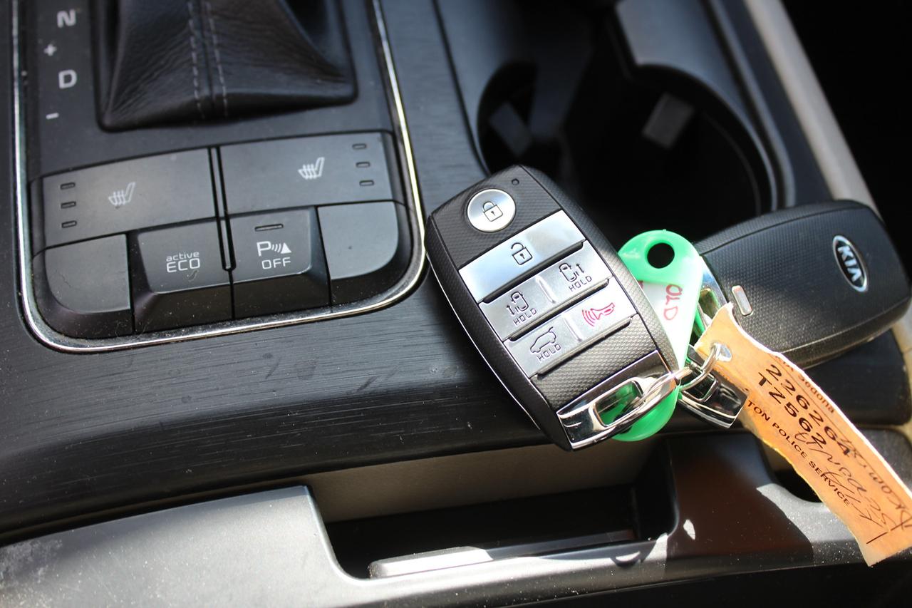 2017 Kia Sedona LX Photo