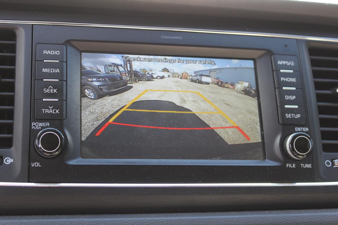 2017 Kia Sedona LX Photo