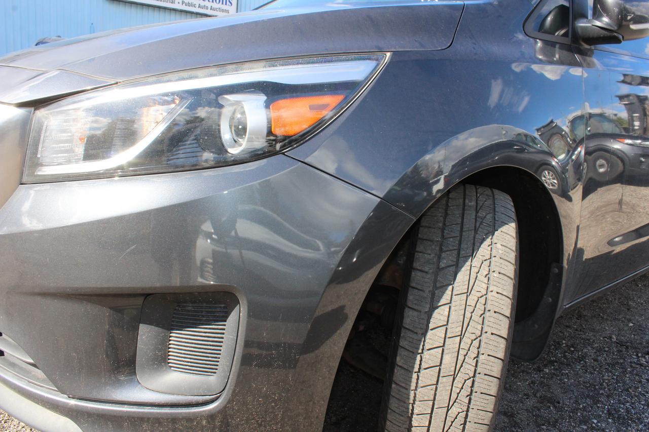 2017 Kia Sedona LX Photo