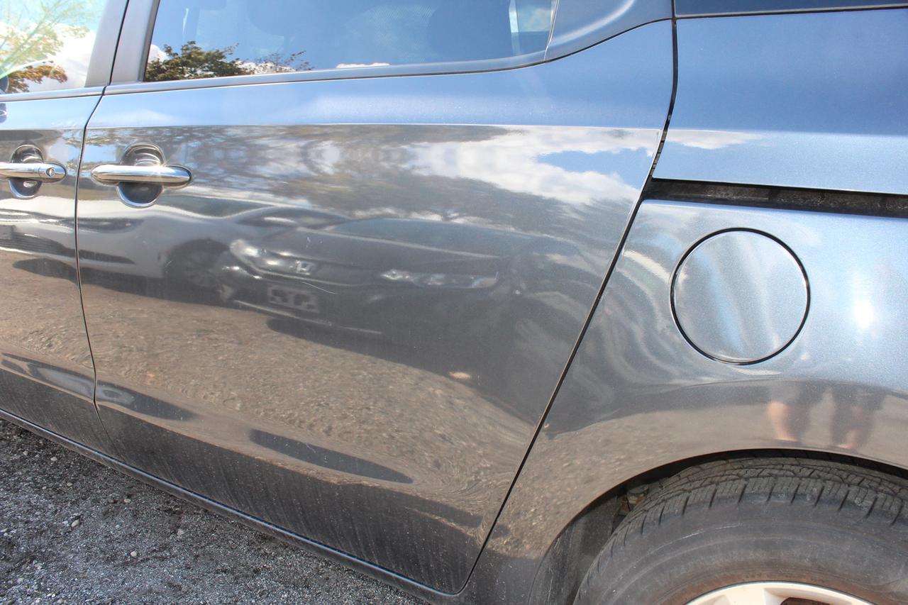 2017 Kia Sedona LX Photo
