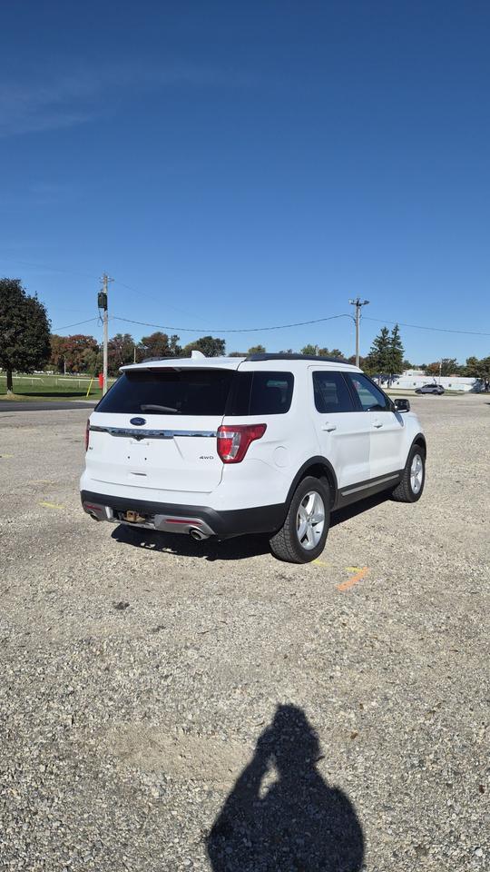 2017 Ford Explorer XLT Photo
