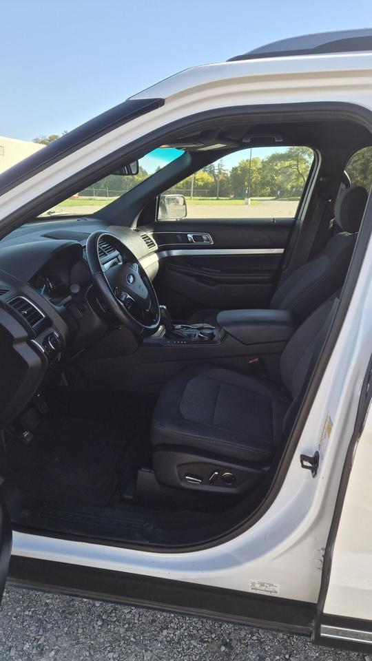 2017 Ford Explorer XLT Photo