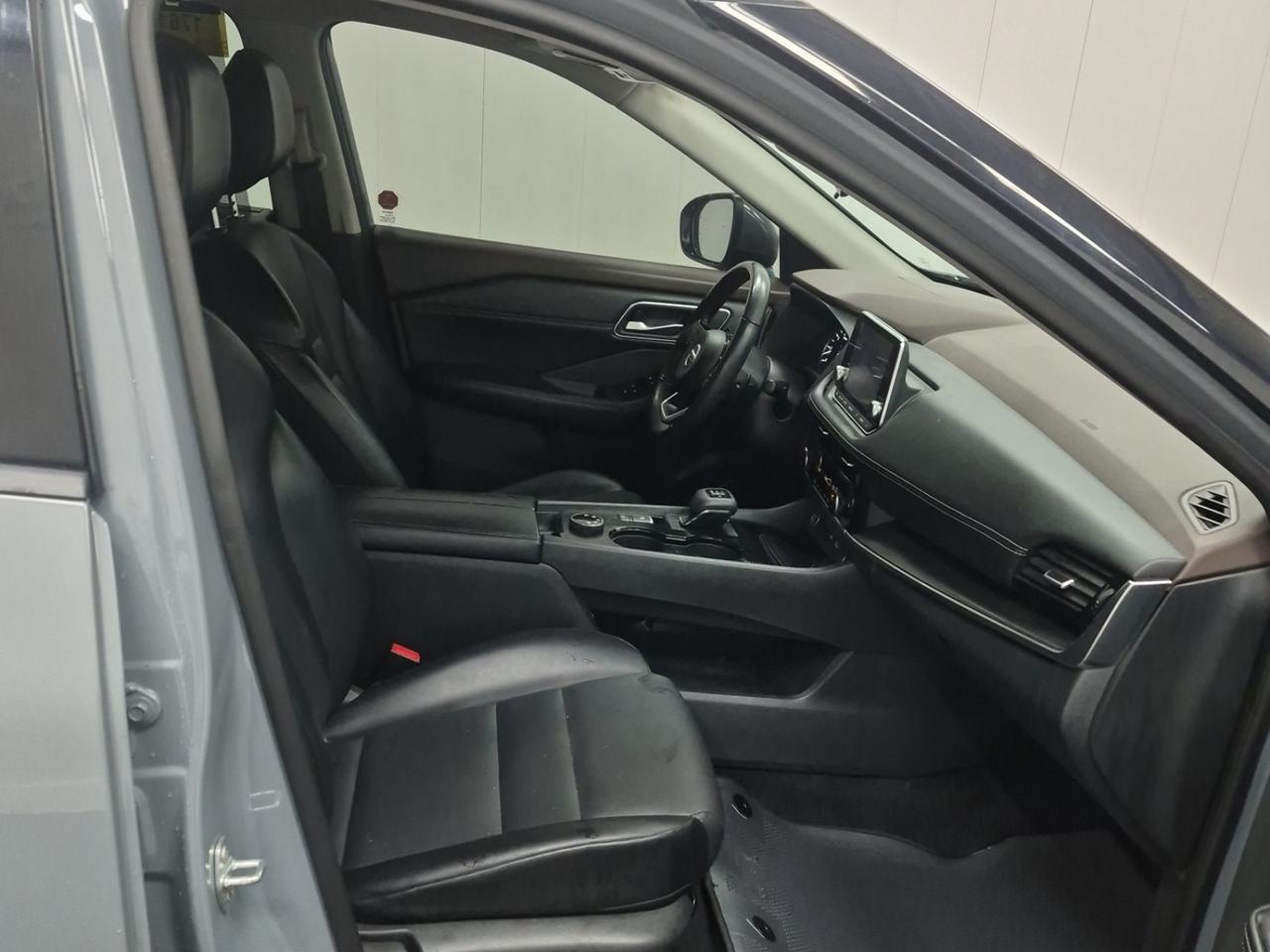 2021 Nissan Rogue SV AWD |PREMIUM PKG|PANO|LEATHER|CARPLAY| Photo3