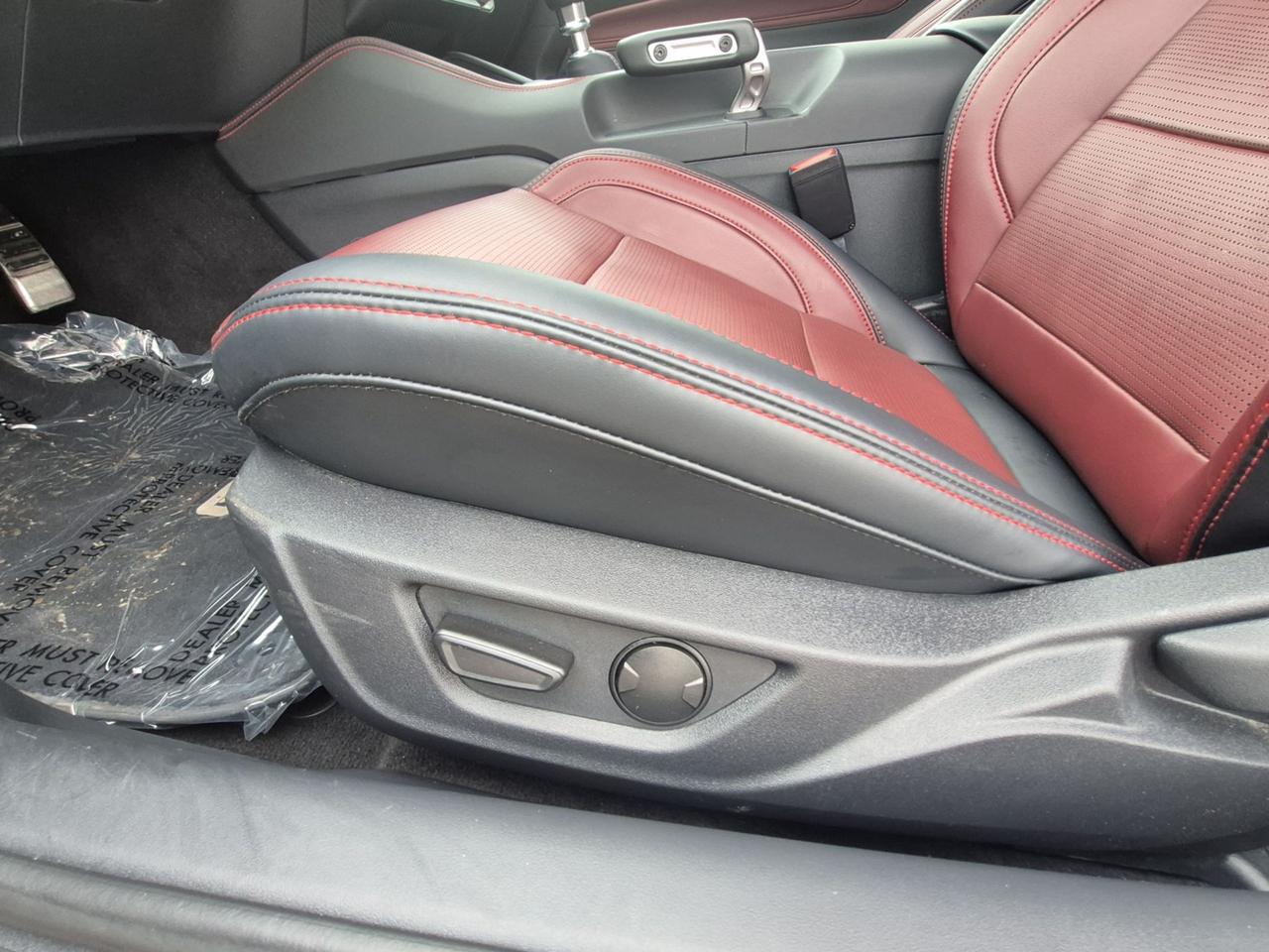 2026 Ford Mustang GT PERFORMANCE PACK, ACTIVE VALVE AND MAGNA RIDE! Photo