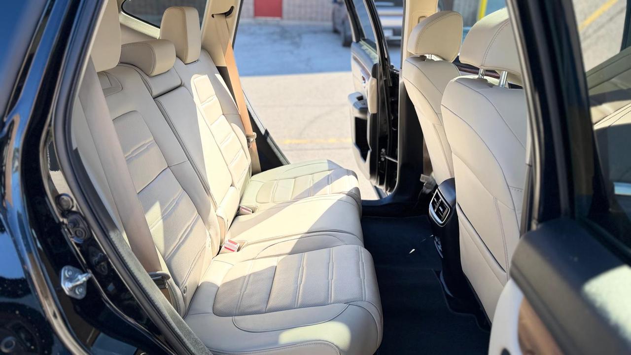 2018 Honda CR-V Touring AWD Photo