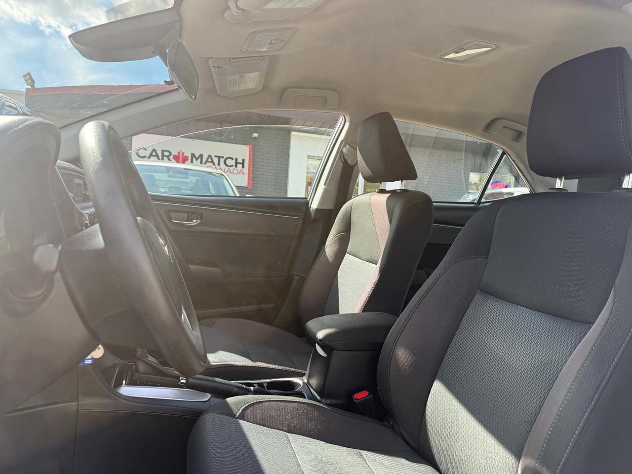 2017 Toyota Corolla LE / HTD SEATS / CRUISE / DUAL CLIMATE / BLUETOOTH Photo