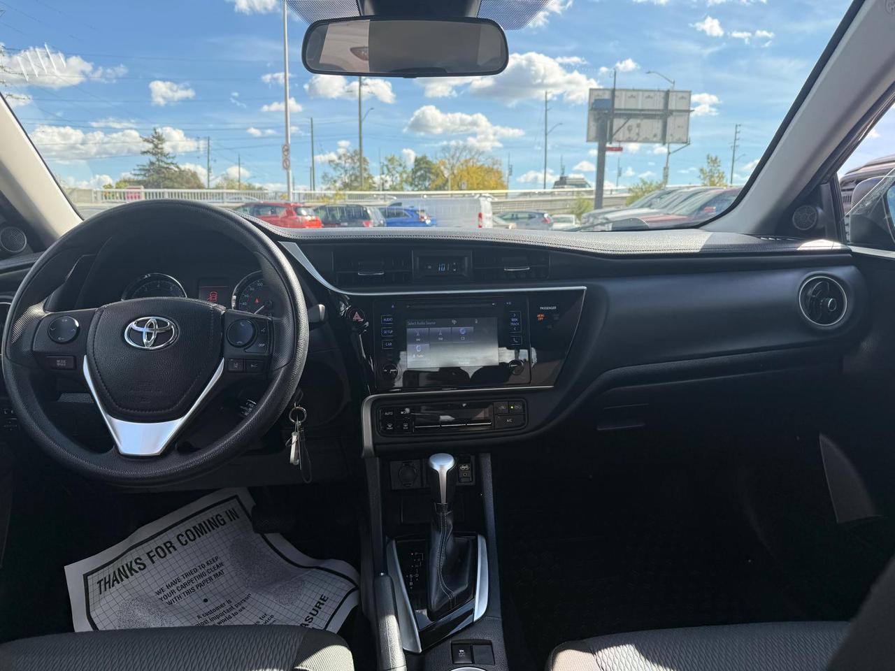 2017 Toyota Corolla LE / HTD SEATS / CRUISE / DUAL CLIMATE / BLUETOOTH Photo