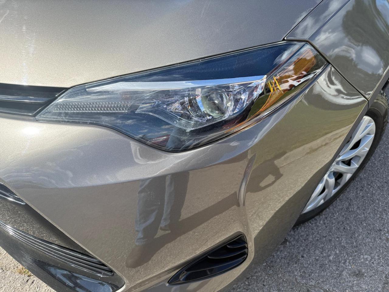 2017 Toyota Corolla LE / HTD SEATS / CRUISE / DUAL CLIMATE / BLUETOOTH Photo
