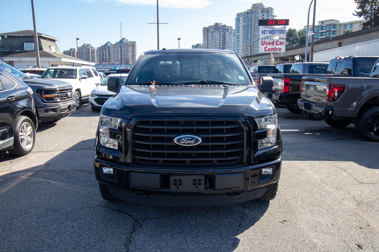 2016 Ford F-150 4WD SUPERCREW 145" XLT Photo2