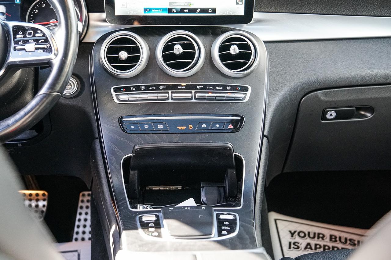 2023 Mercedes-Benz GLC-Class GLC 300 4MATIC|AMG PKG|NAVI|PANO|WOOD TRIM Photo