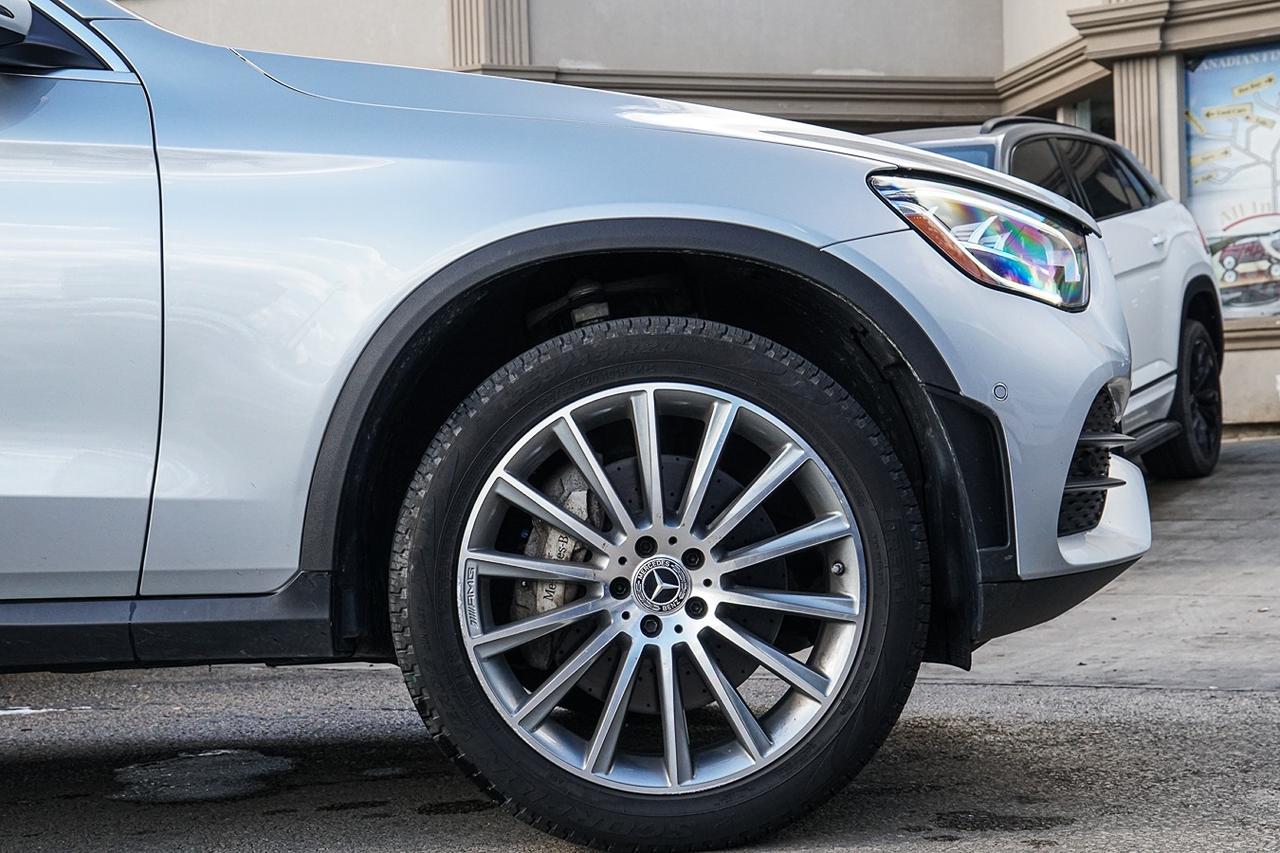 2023 Mercedes-Benz GLC-Class GLC 300 4MATIC|AMG PKG|NAVI|PANO|WOOD TRIM Photo