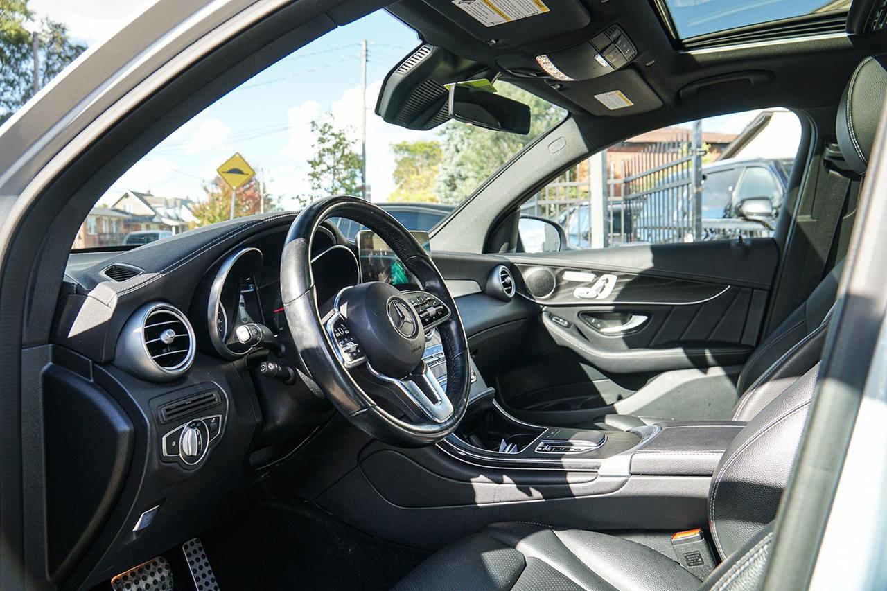2023 Mercedes-Benz GLC-Class GLC 300 4MATIC|AMG PKG|NAVI|PANO|WOOD TRIM Photo