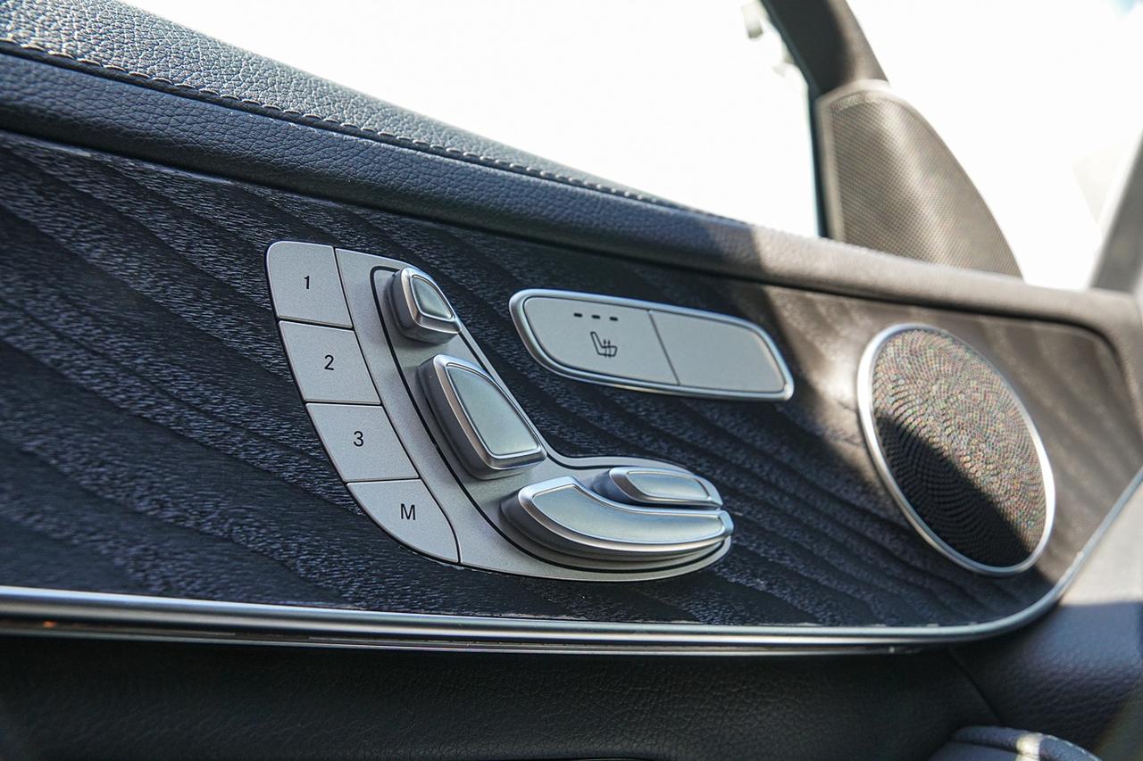 2023 Mercedes-Benz GLC-Class GLC 300 4MATIC|AMG PKG|NAVI|PANO|WOOD TRIM Photo
