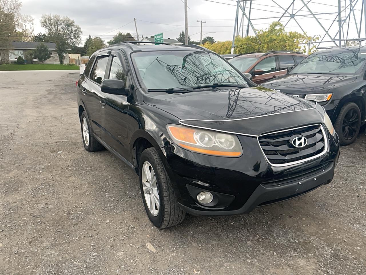 2010 Hyundai Santa Fe GL W/SPORT Photo1
