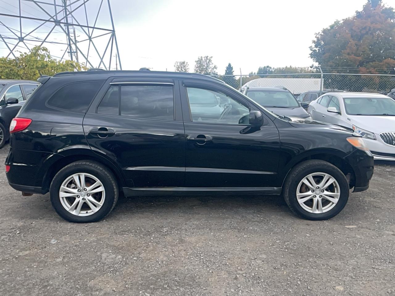 2010 Hyundai Santa Fe GL W/SPORT Photo2