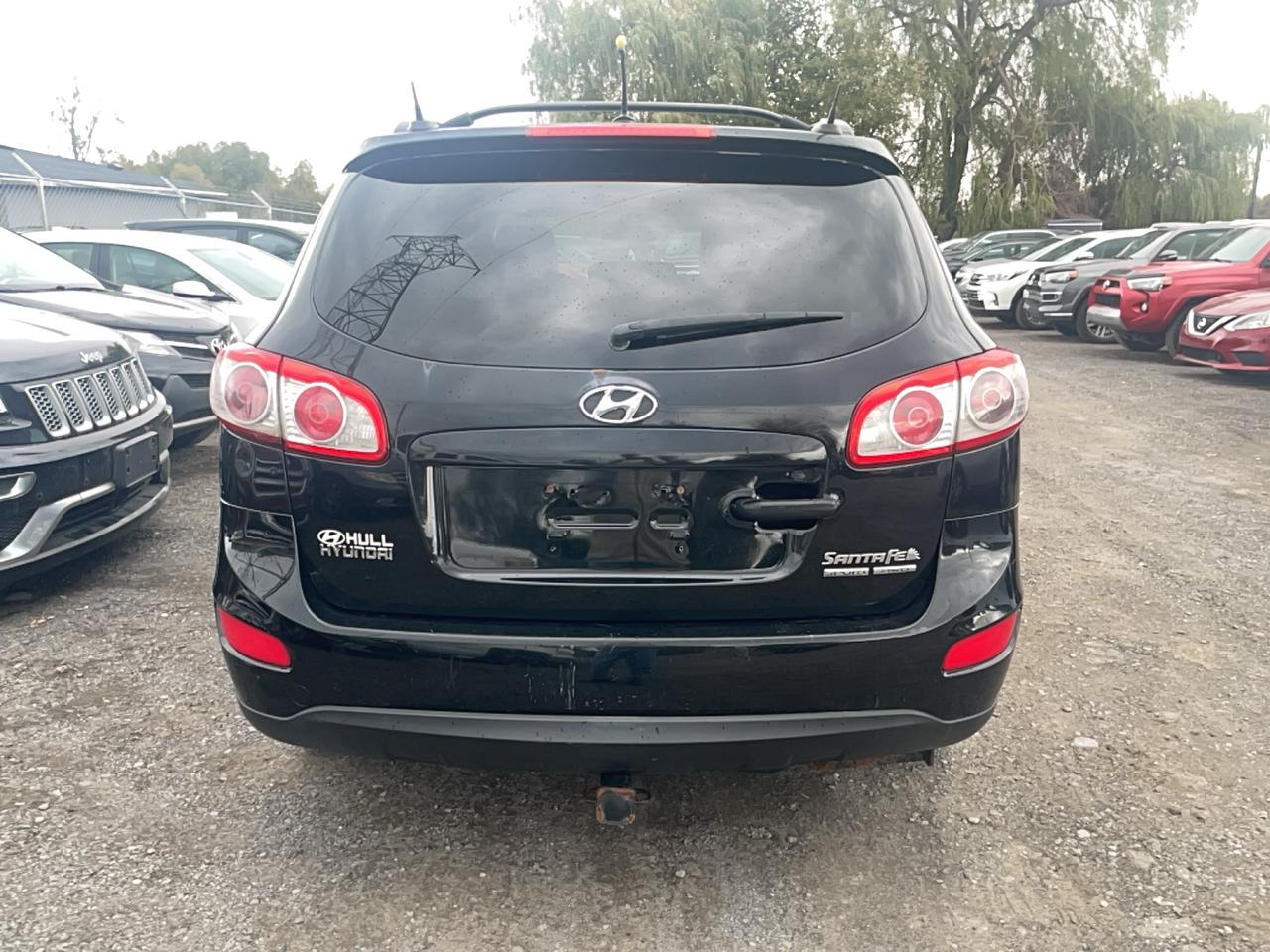 2010 Hyundai Santa Fe GL W/SPORT Photo4