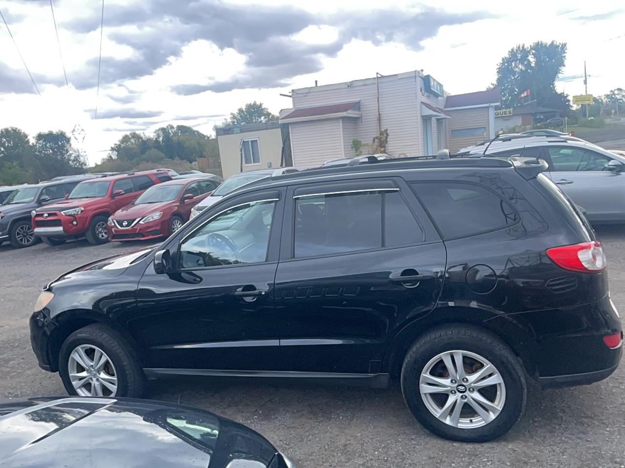 2010 Hyundai Santa Fe GL W/SPORT Photo