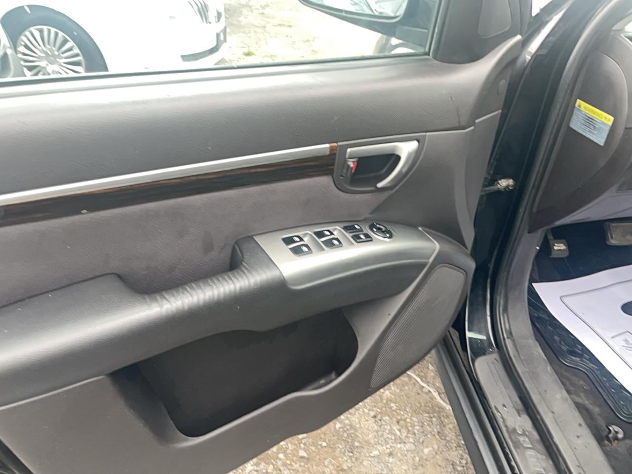 2010 Hyundai Santa Fe GL W/SPORT Photo