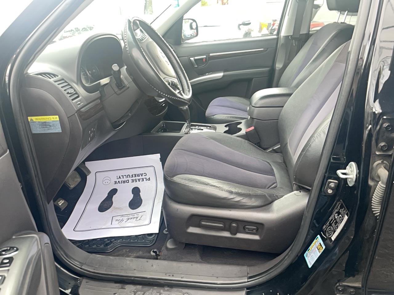 2010 Hyundai Santa Fe GL W/SPORT Photo