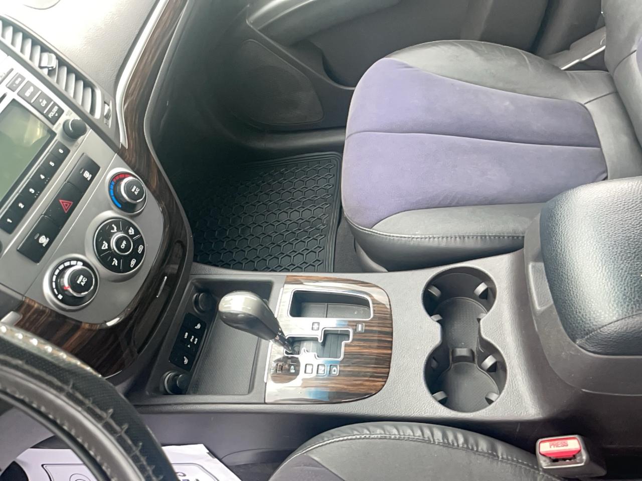 2010 Hyundai Santa Fe GL W/SPORT Photo