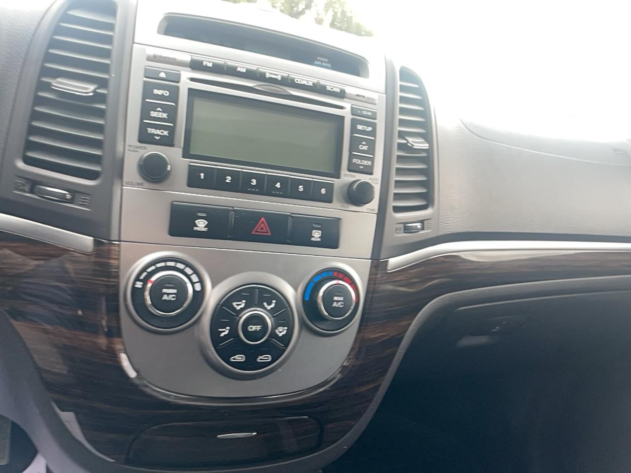 2010 Hyundai Santa Fe GL W/SPORT Photo