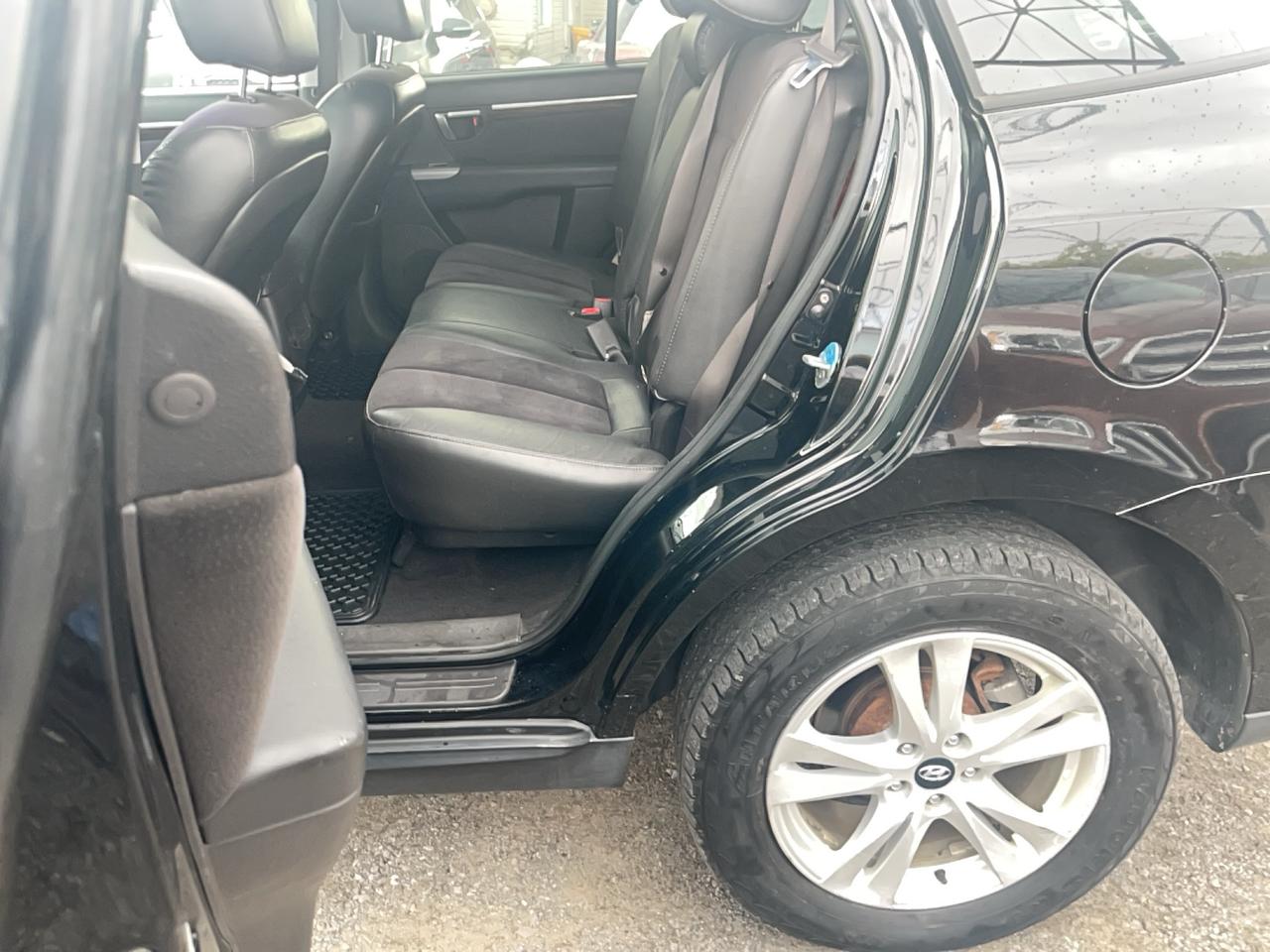 2010 Hyundai Santa Fe GL W/SPORT Photo