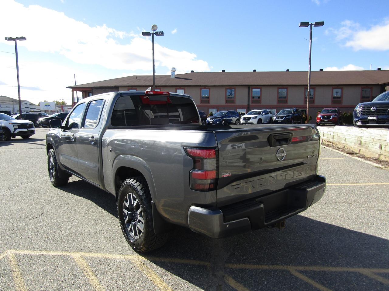 2023 Nissan Frontier SV Photo