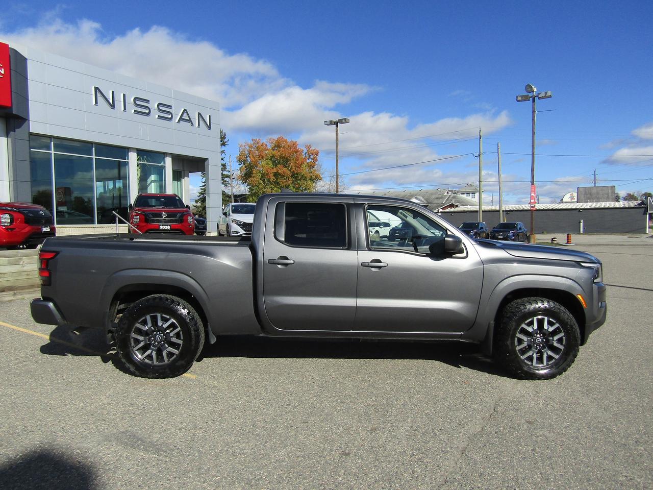 2023 Nissan Frontier SV Photo3