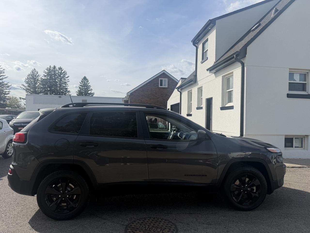 2016 Jeep Cherokee Altitude | 4WD | Clean CARFAX Photo